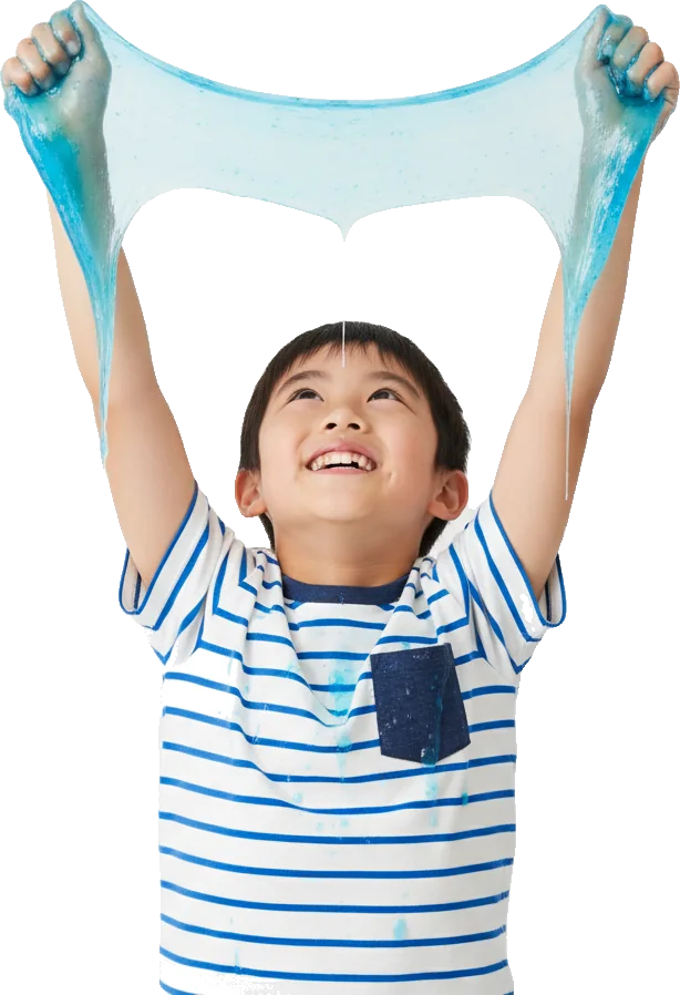 青いスライムを掲げる男の子